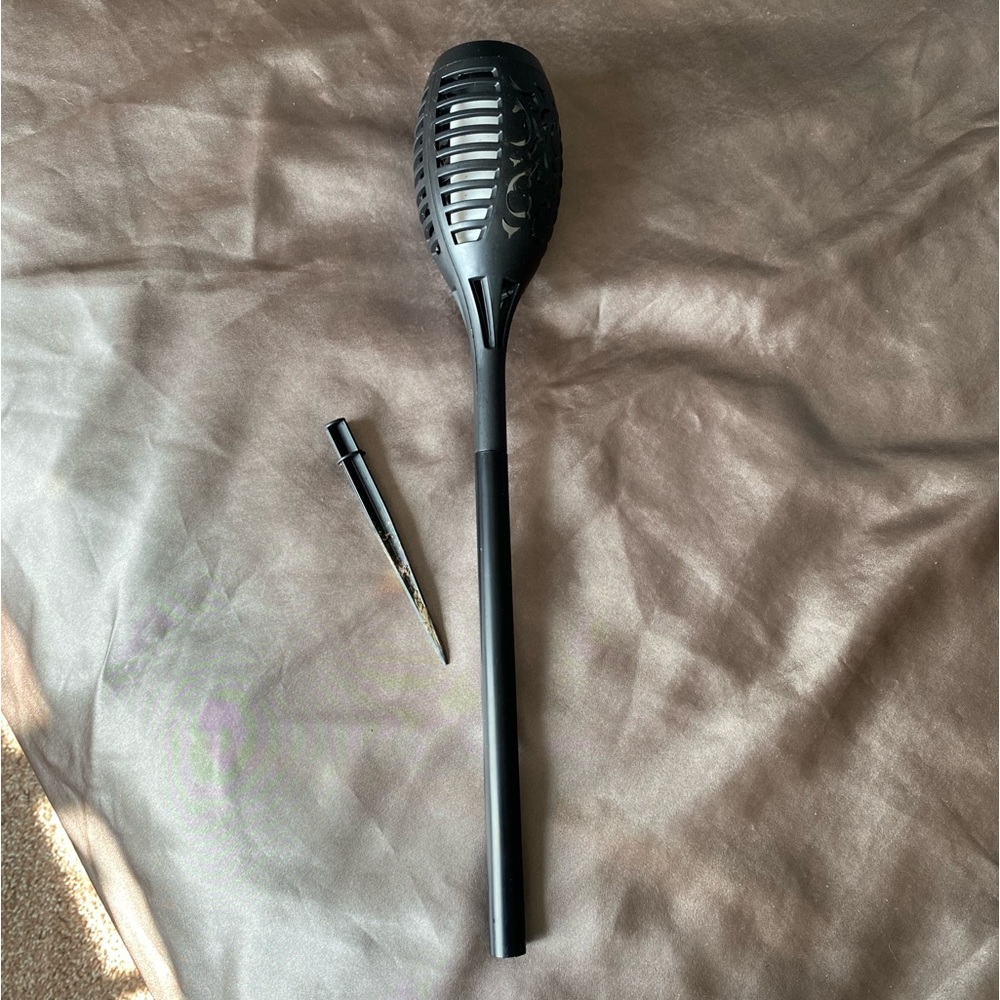 Black solar torch with stake